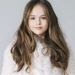 Kristina Pimenova Kimdir, Hayatı ve Resimleri